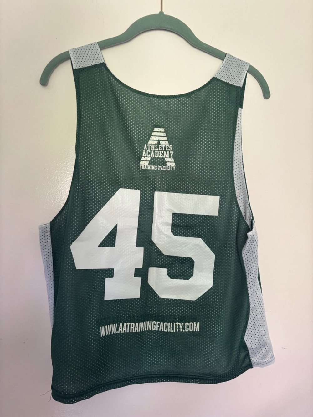 Gildan Green and White 'Philly Special' Mesh Athletic Tank - Picture 3 of 5